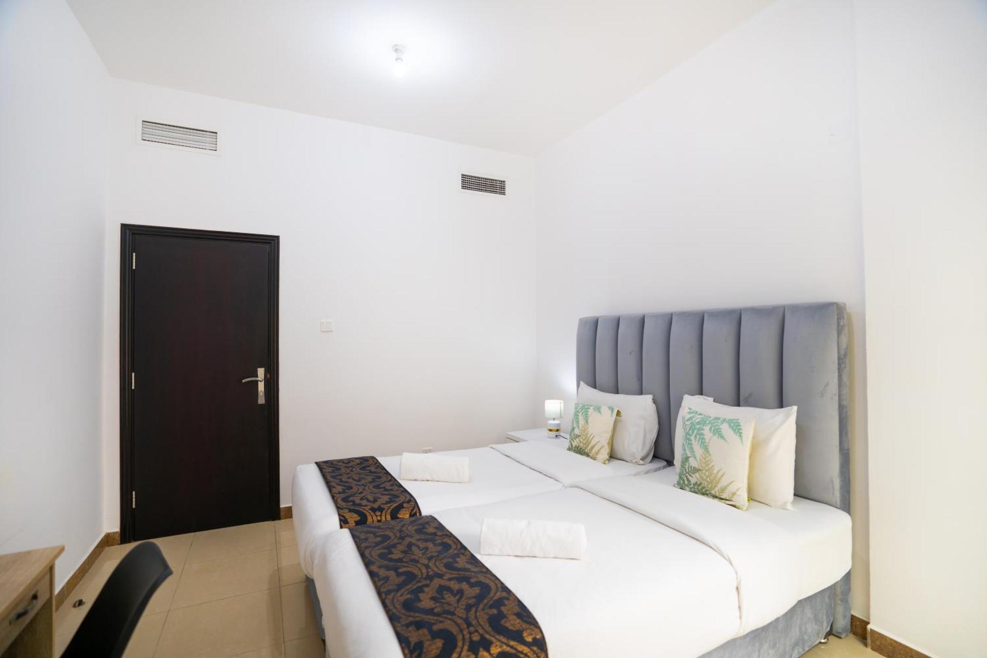 Rh- Experience Comfort And Convenience In Our 2Br, Al Barsha Apartment Dubai Exterior photo